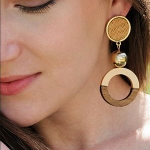 5 pieces of your choice for $20❤️